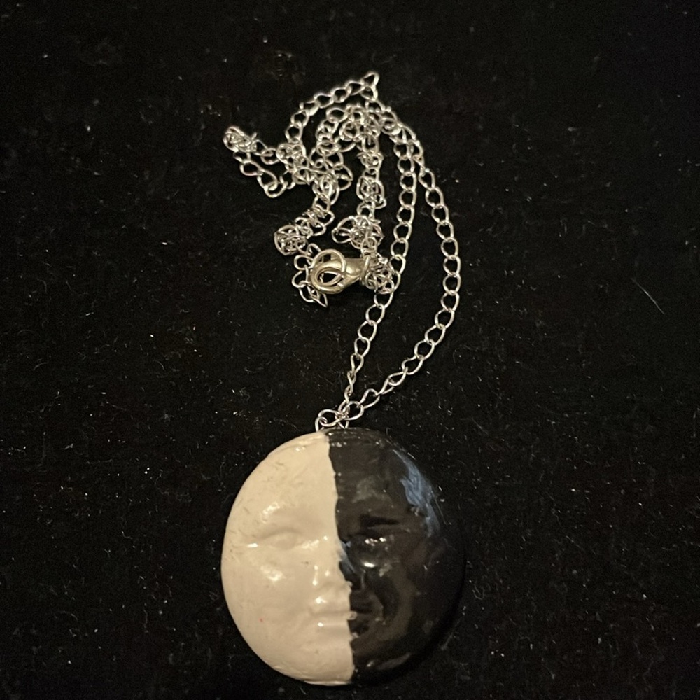 Black and White Pendant Necklace - Picture 9 of 16